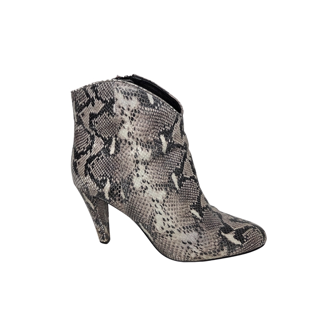Elegant Brown and Black Snakeskinq Pull On Ankle Booties Size 8.5